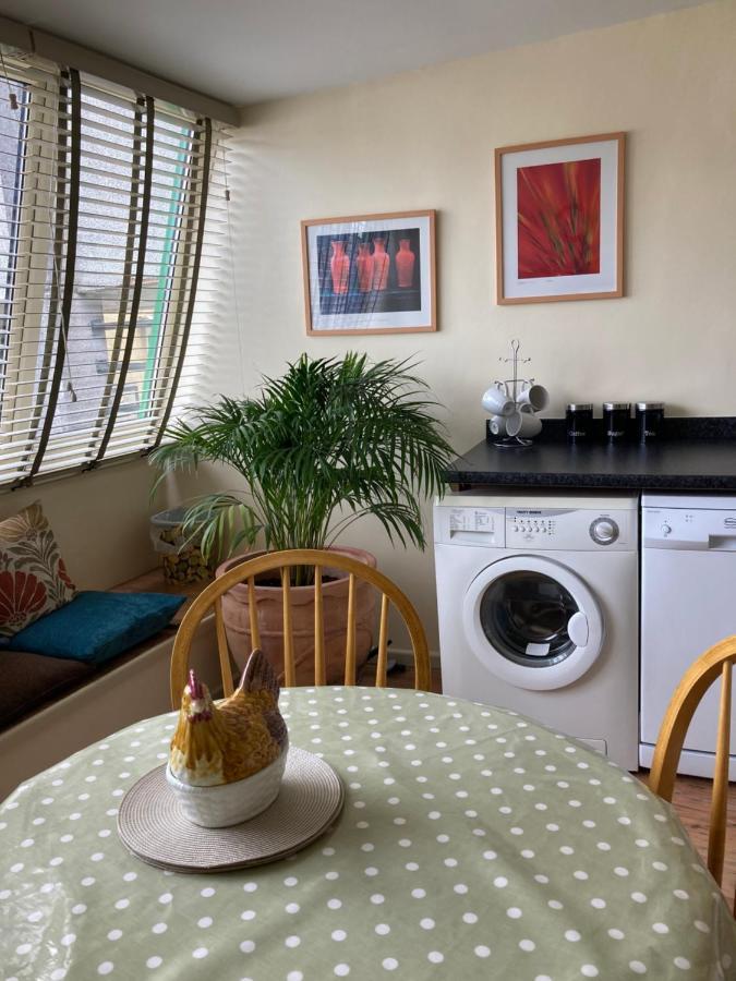 Courtyard Apartment Шептън Малет Екстериор снимка
