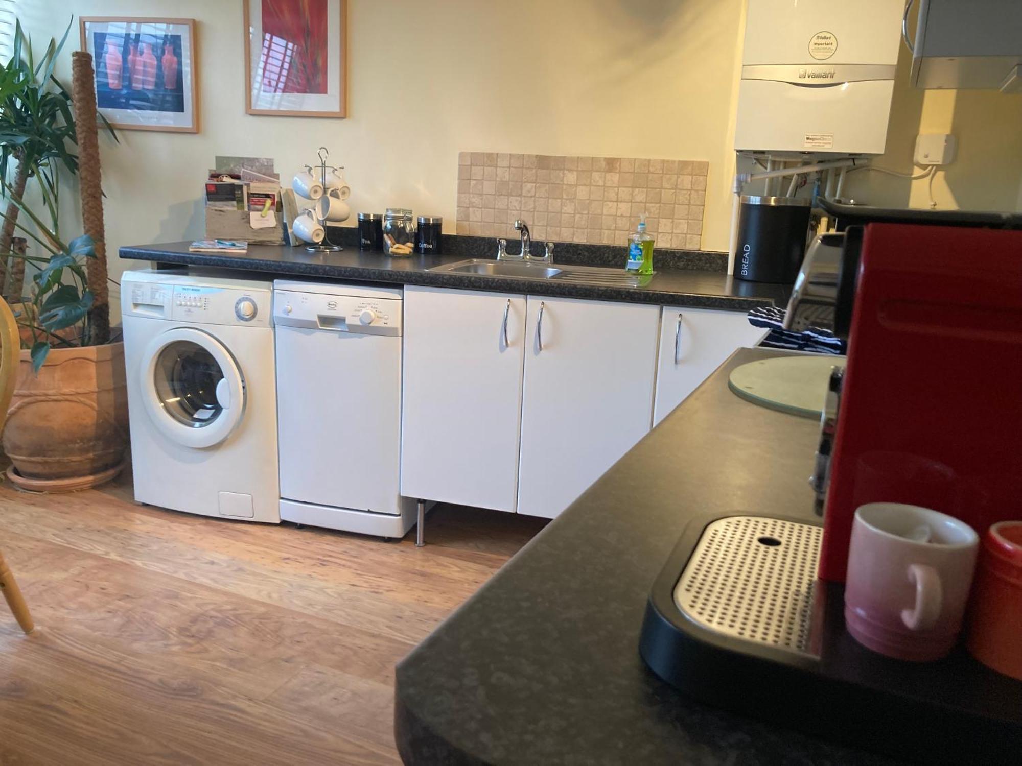 Courtyard Apartment Шептън Малет Екстериор снимка